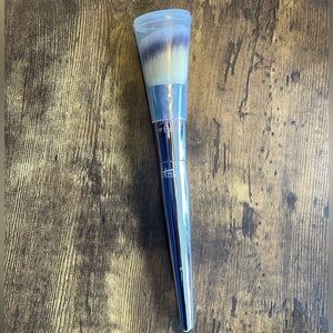 It Cosmetics Flawless Blush Brush